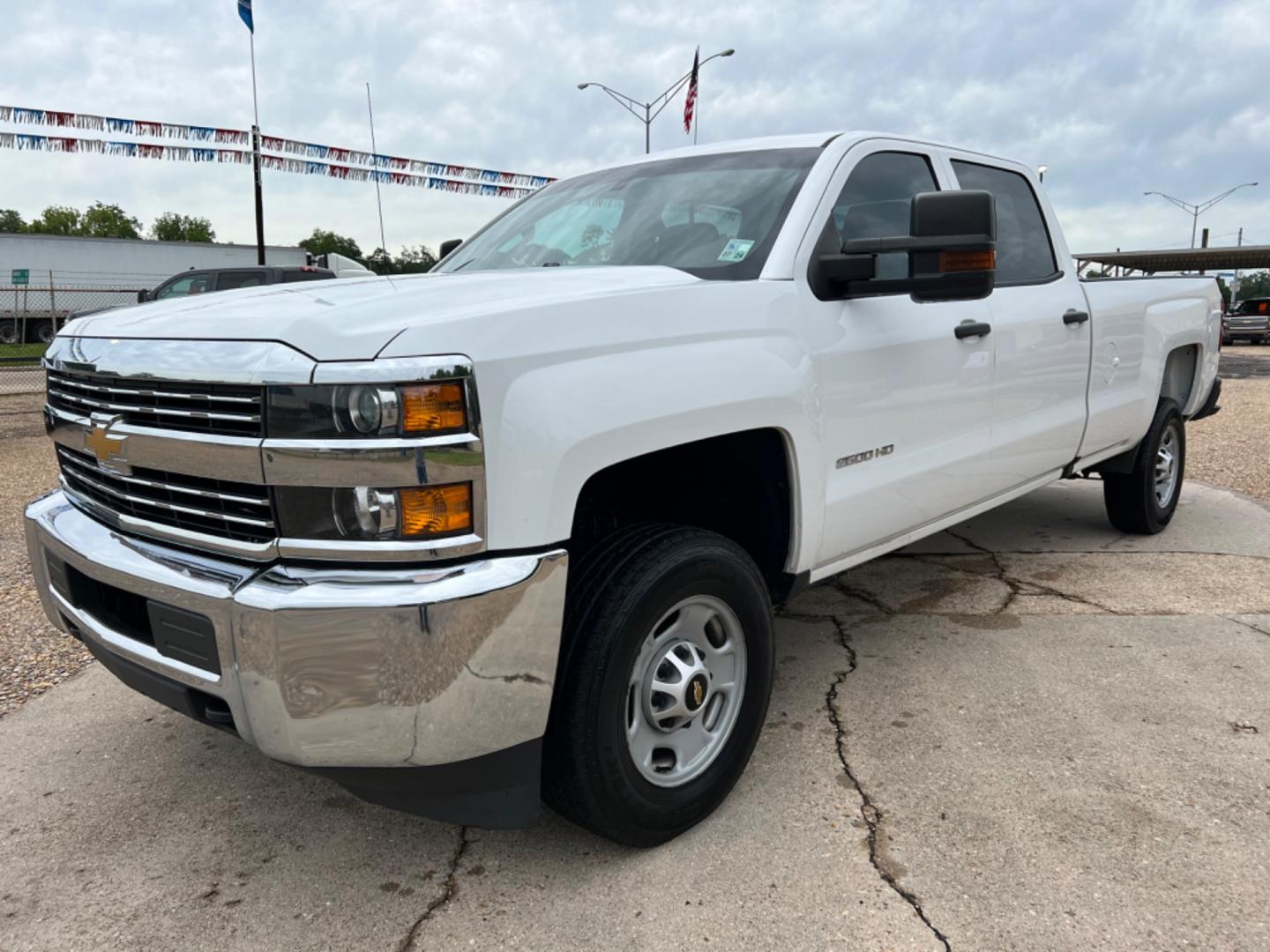 2018 White /Gray Chevrolet Silverado 2500HD (1GC1CUEG3JF) with an 6.0L V8 engine, Automatic transmission, located at 4520 Airline Hwy, Baton Rouge, LA, 70805, (225) 357-1497, 30.509325, -91.145432 - 2018 Chevrolet Silverado 2500HD Crew Cab 8Ft Bed ***One Owner & No Accidents*** 6.0 V8 Gas, 2WD, 212K Miles, Power Windows, Locks & Mirrors, Tow Pkg. FOR INFO PLEASE CONTACT JEFF AT 225 357-1497 CHECK OUT OUR A+ RATING WITH THE BETTER BUSINESS BUREAU WE HAVE BEEN A FAMILY OWNED AND OPERATED BUSINE - Photo#0